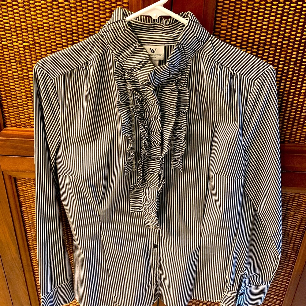 Classy, Worthington professional ruffled shirt